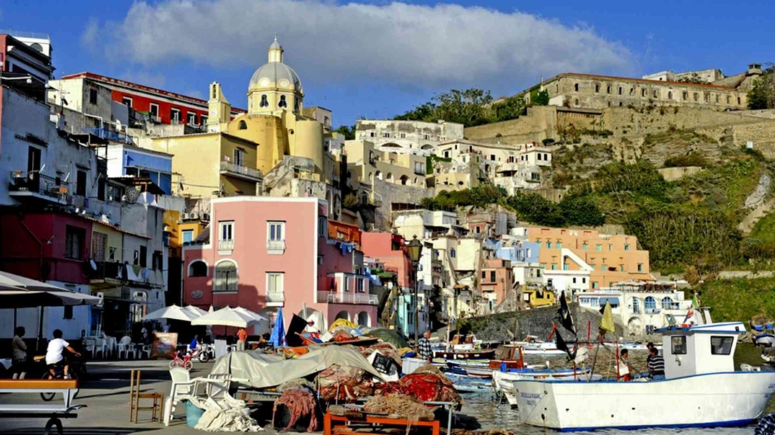 Isole minori, partono le vaccinazioni di massa. «Priorità alle più fragili»