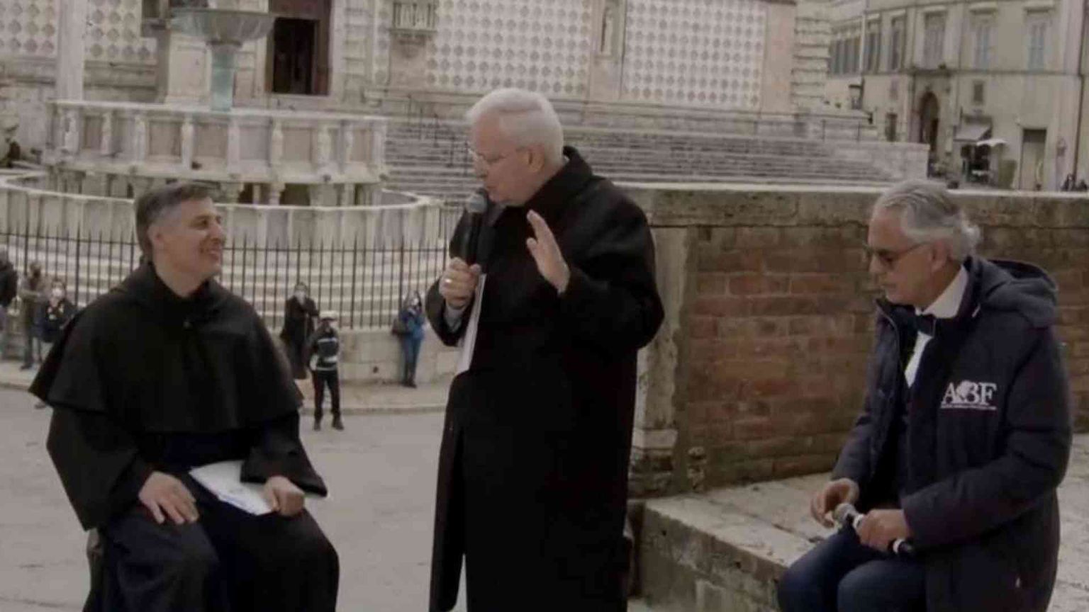 Il cardinale Bassetti: vescovi e sindaci insieme per un Mediterraneo di pace