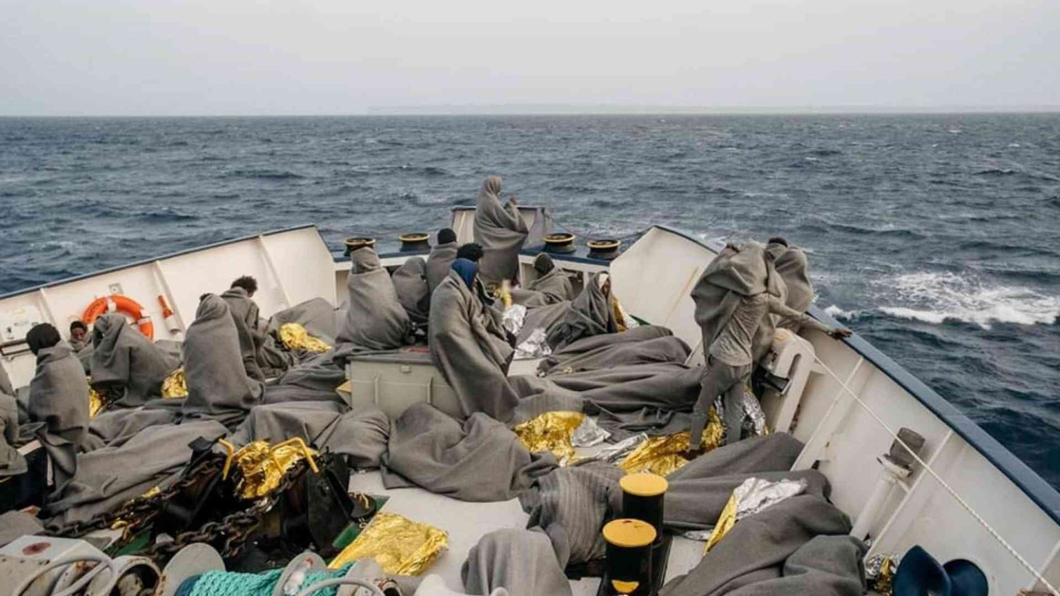 Noi, i profughi e gli emigranti: Mare Nostrum oltre la vergogna