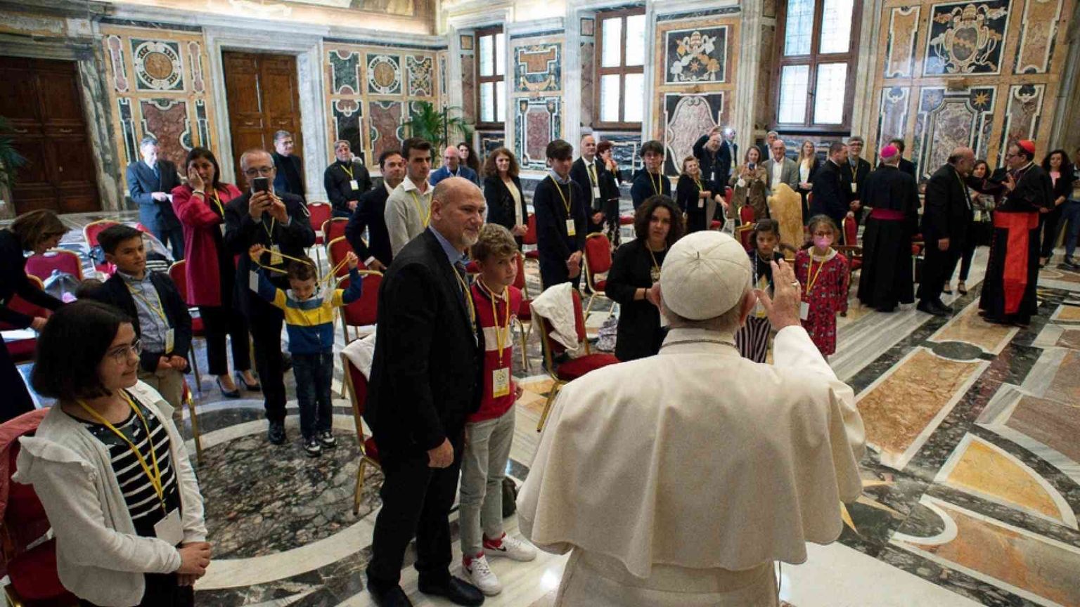 Francesco: «L'abuso sui minori è un omicidio psicologico»