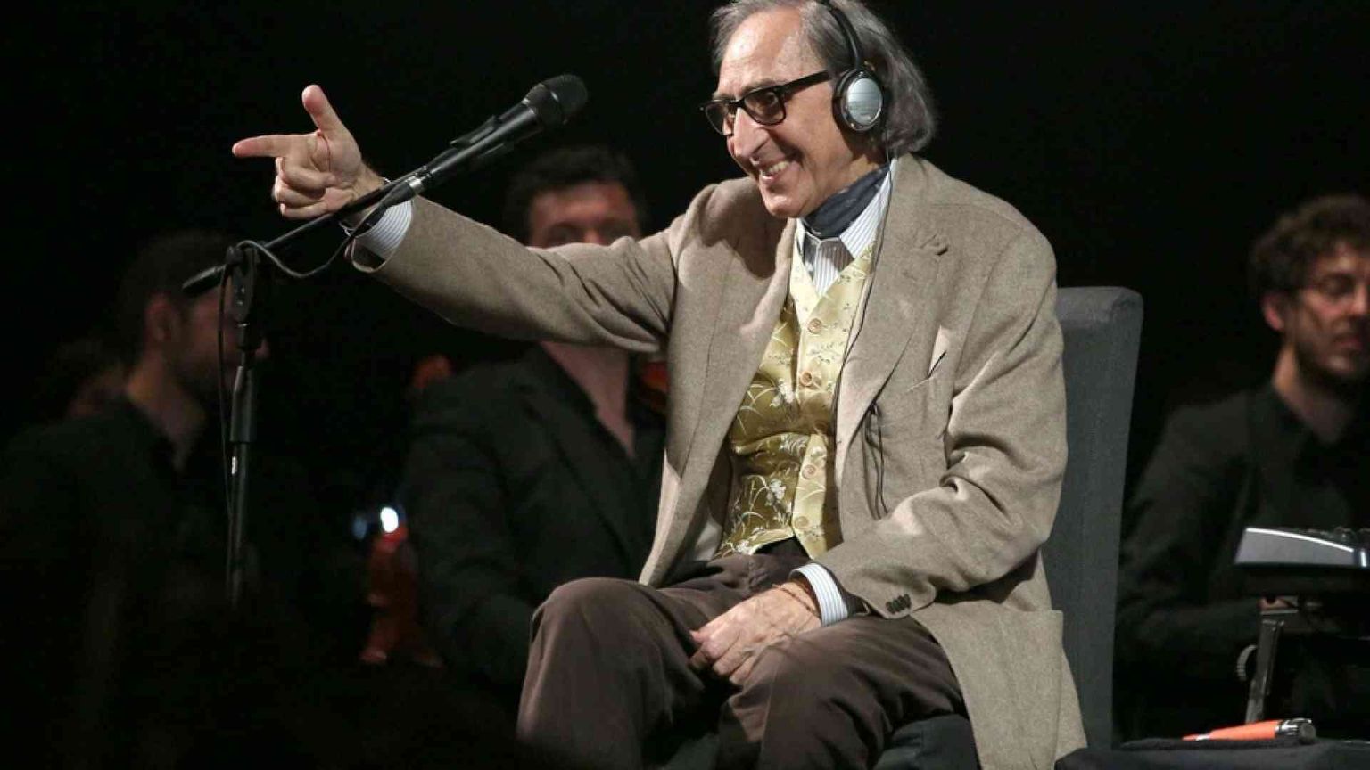 Le 5 canzoni indimenticabili di Franco Battiato