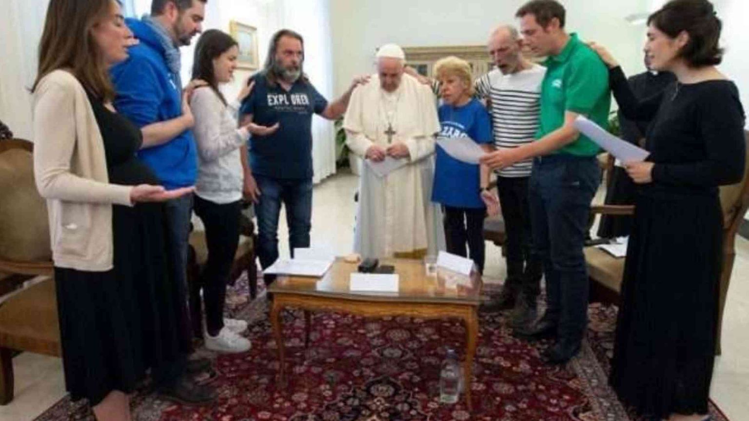 Il Papa ai poveri: «Non siete falliti, ma un tesoro agli occhi di Dio»