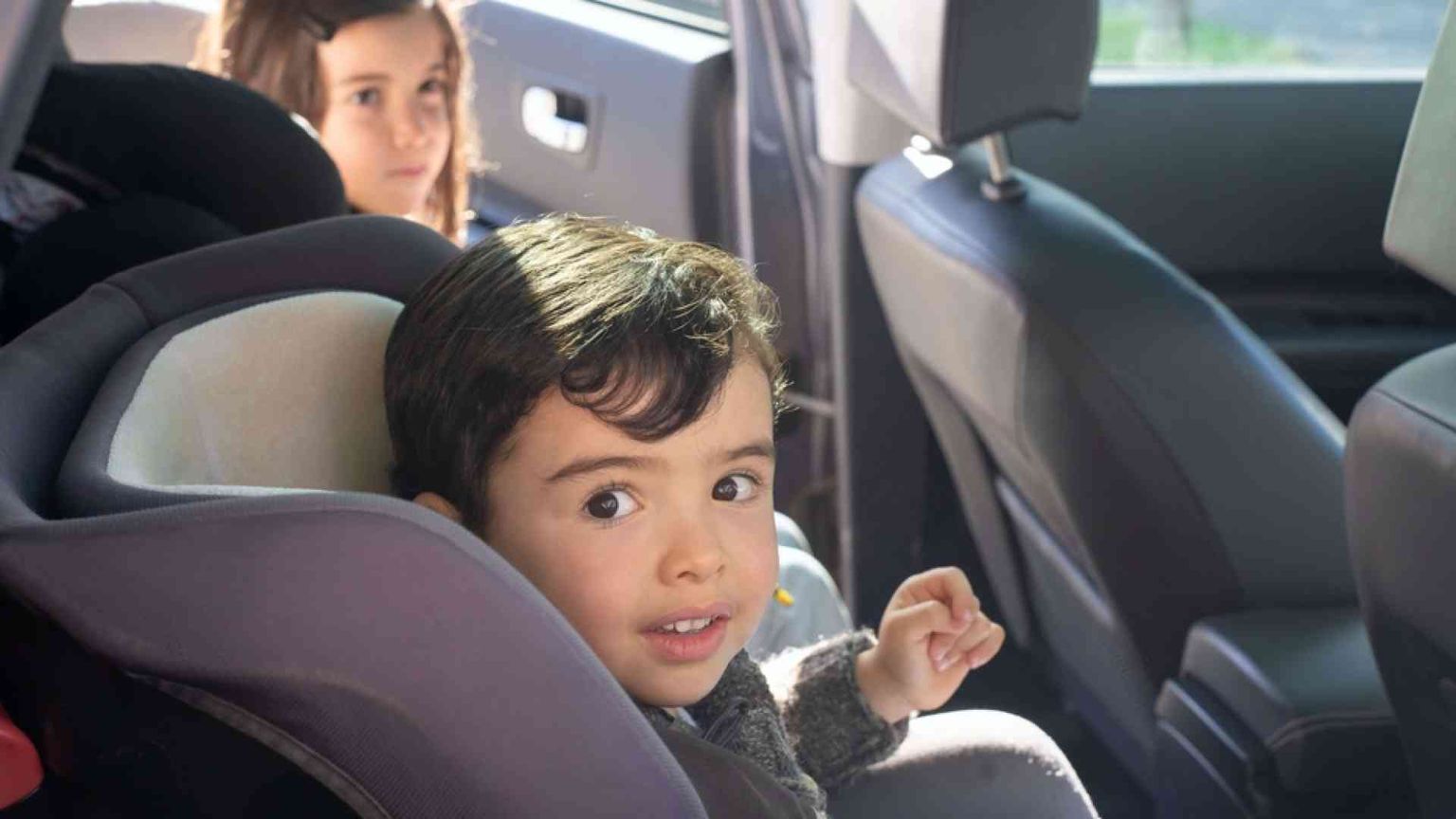 Viaggi in auto con i bambini. I passatempi smart (non solo videogame)