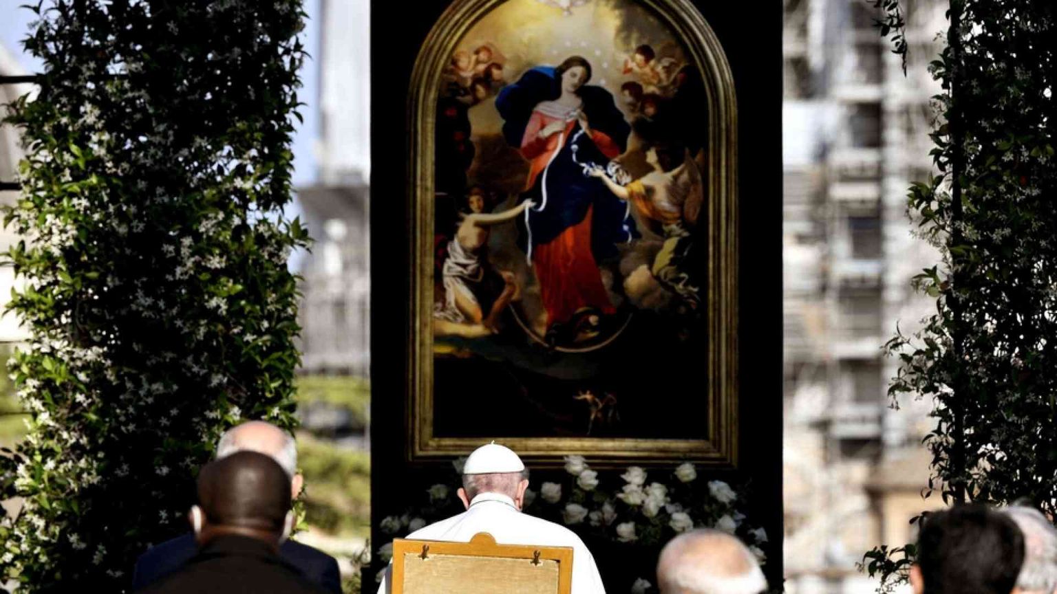 Il Papa: dare a tutti la possibilità di mettersi al riparo con i vaccini