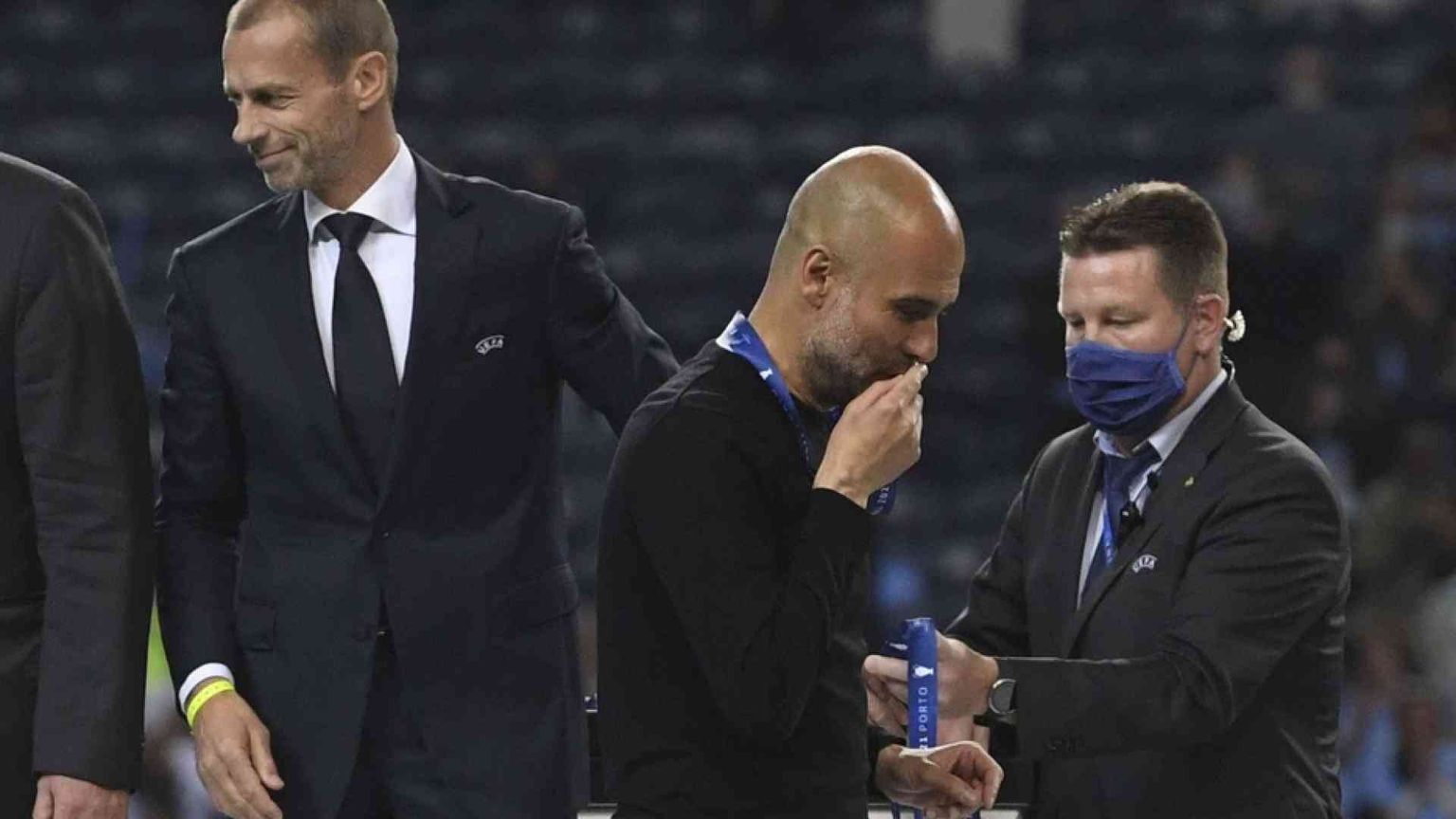 Il Papa e il bacio di Guardiola: «Nella sconfitta può esserci una vittoria»