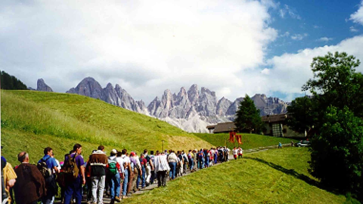 De Marco (Cei): un'estate di turismo, preghiera e accoglienza