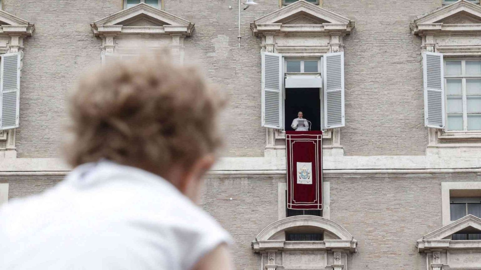 In Canada i resti di 215 bambini. Il Papa: vicini al popolo traumatizzato