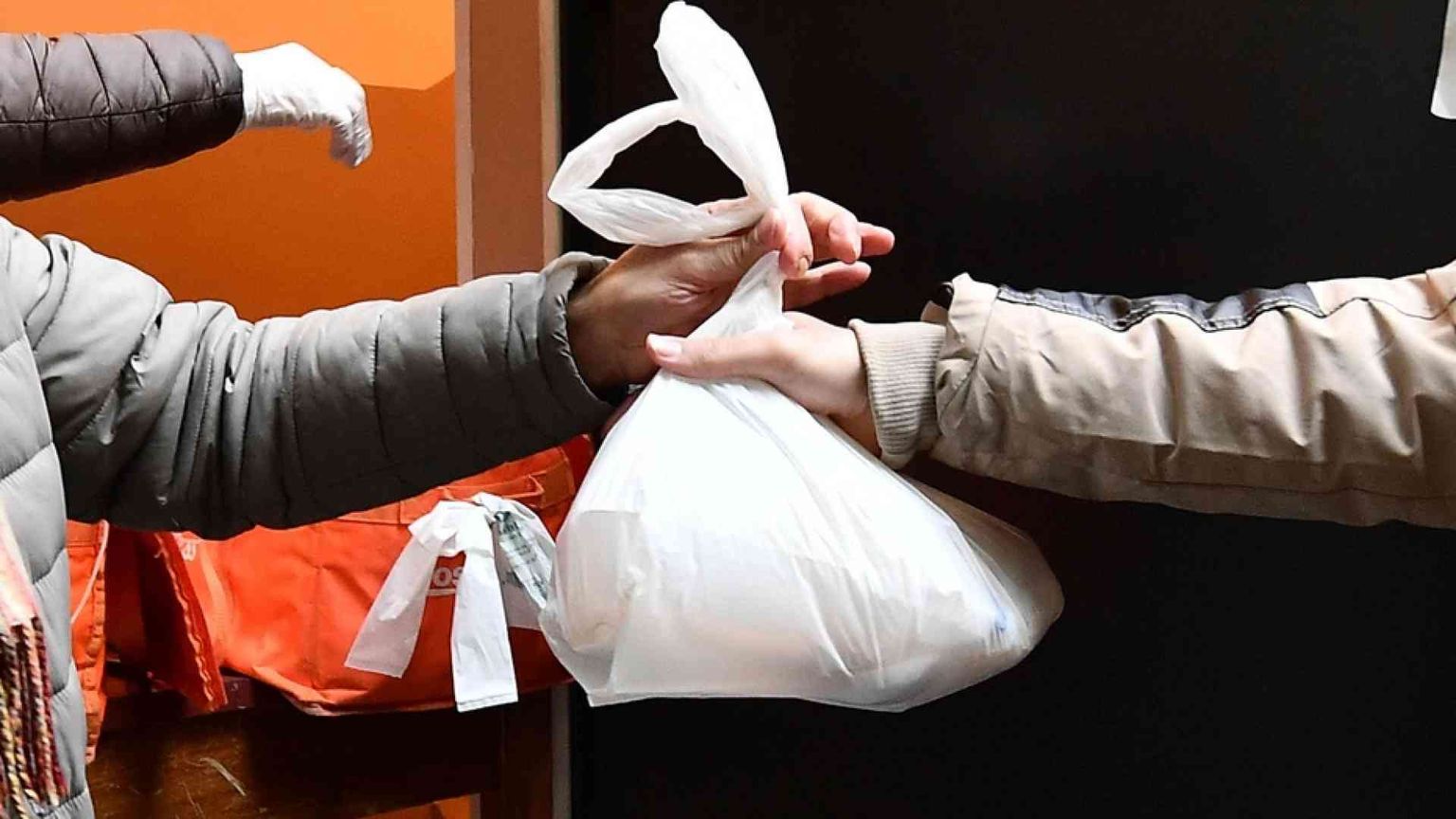 Balzo della povertà assoluta in Italia nel 2020: riguarda 5,6 milioni di persone