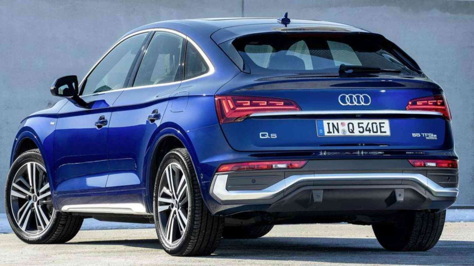 Audi Q5 Sportback, la quasi coupé con 62 km di autonomia elettrica