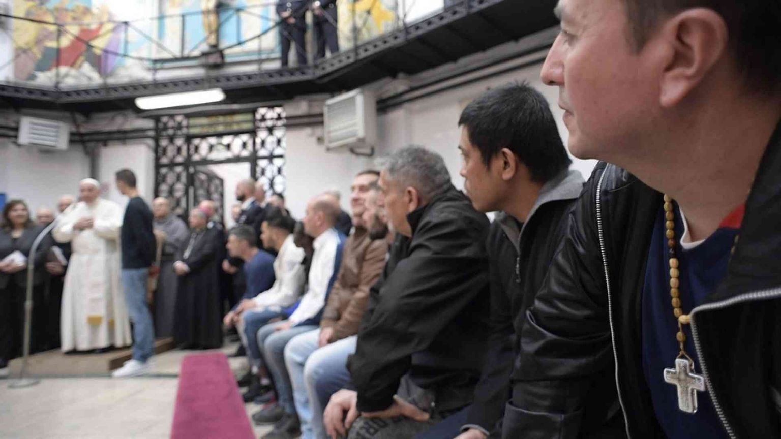 Il Papa incontra 20 detenuti di Rebibbia: «Grazie per il dono della speranza»
