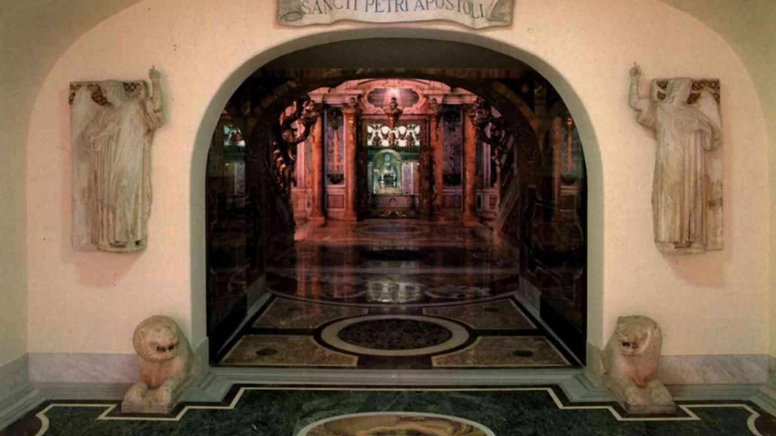 Le celebrazioni in San Pietro più «attente» a sacerdoti e fedeli