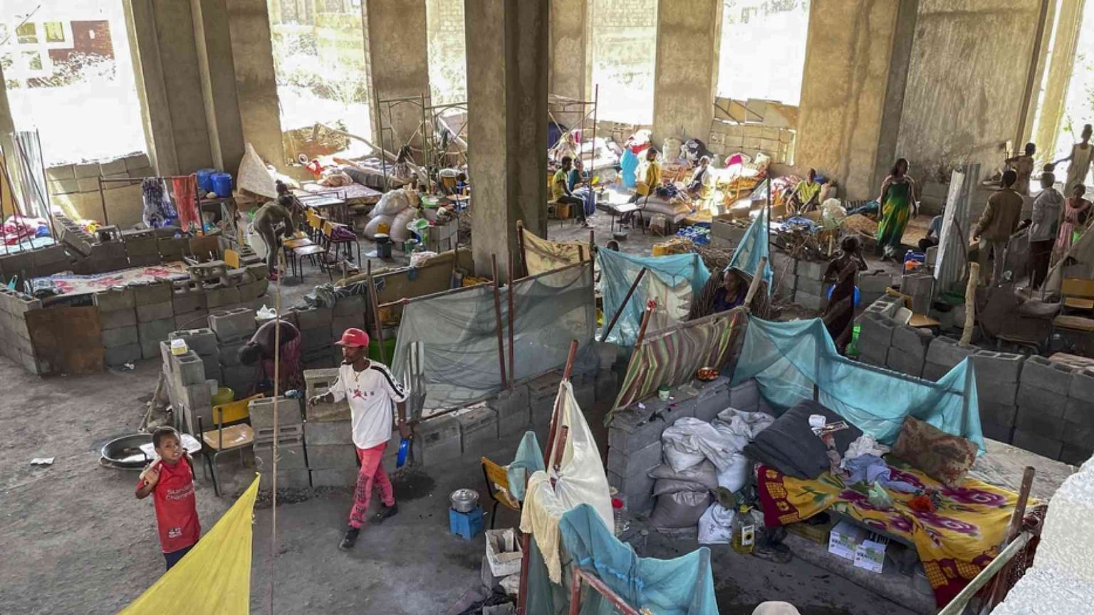 Bombe su un mercato in Tigrai, poi soccorsi impediti. 80 civili morti