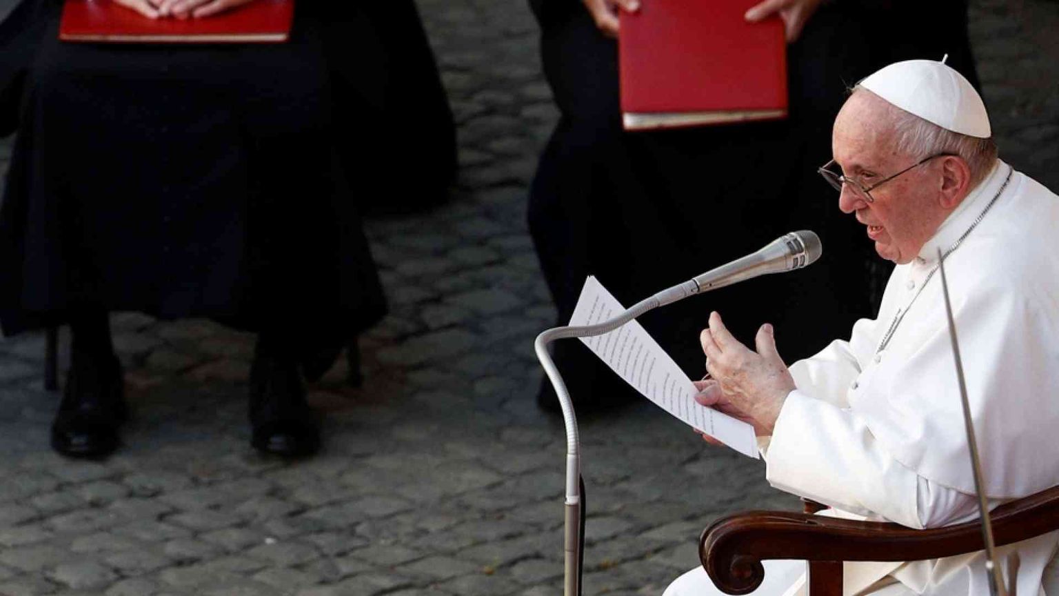 Il Papa: mai dimenticare come e quando Dio è entrato nella nostra vita
