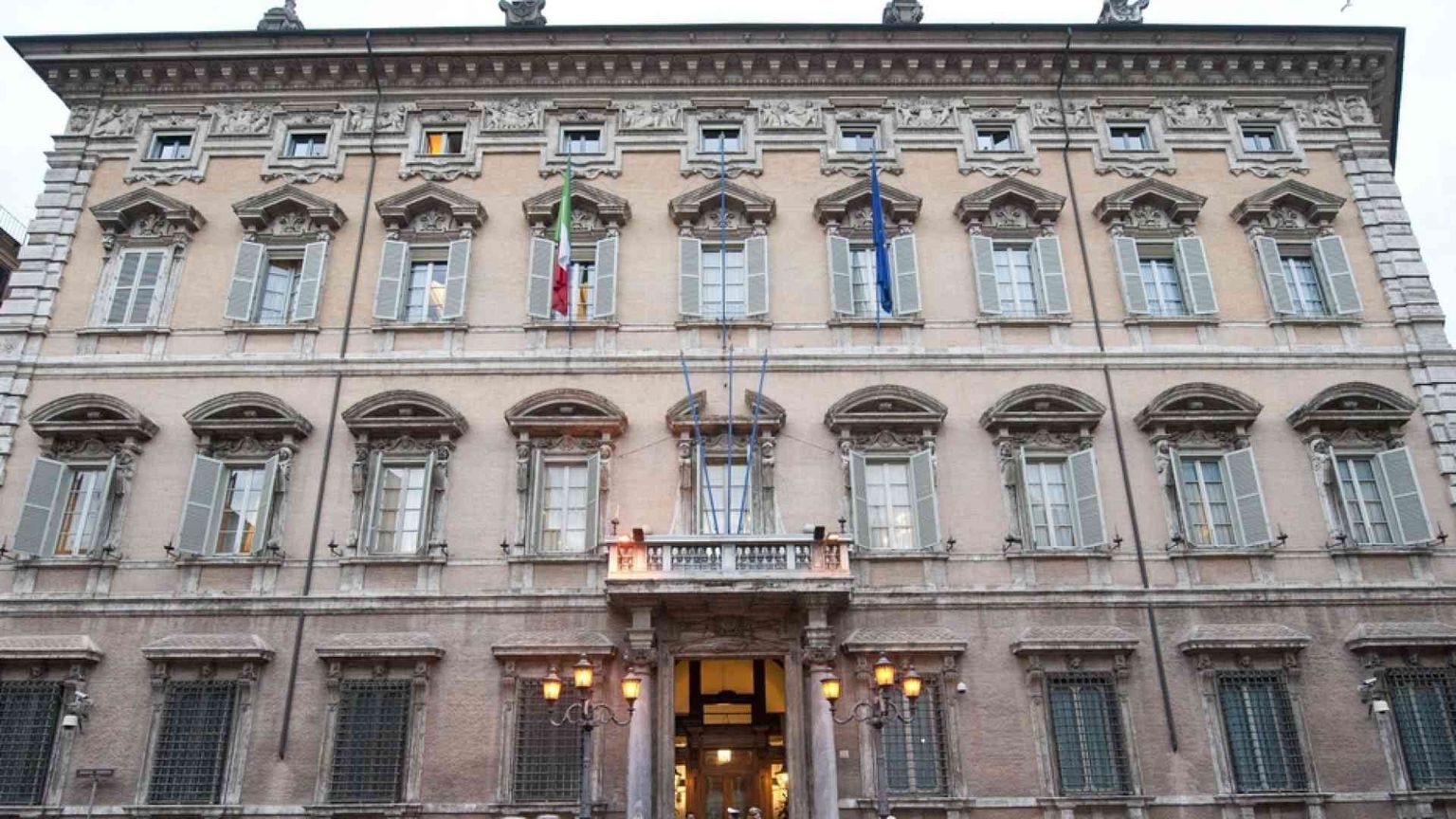 Le associazioni: «Gravi rischi nel ddl Zan» e chiedono un incontro al Senato