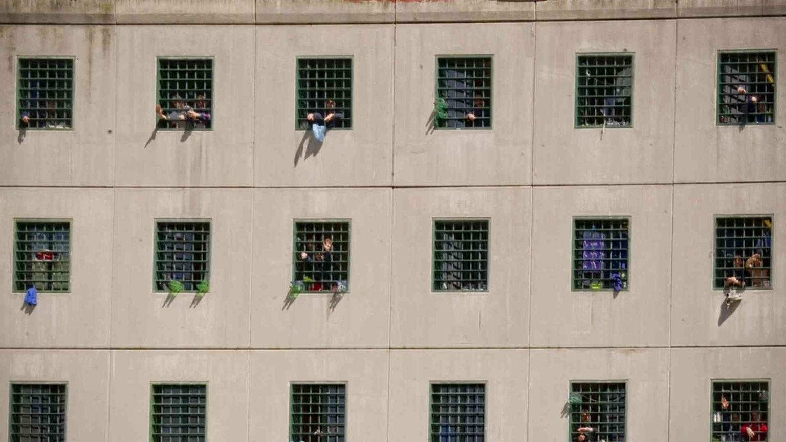 Dopo le violenze in carcere «ora serve un cambiamento». Accuse e polemiche