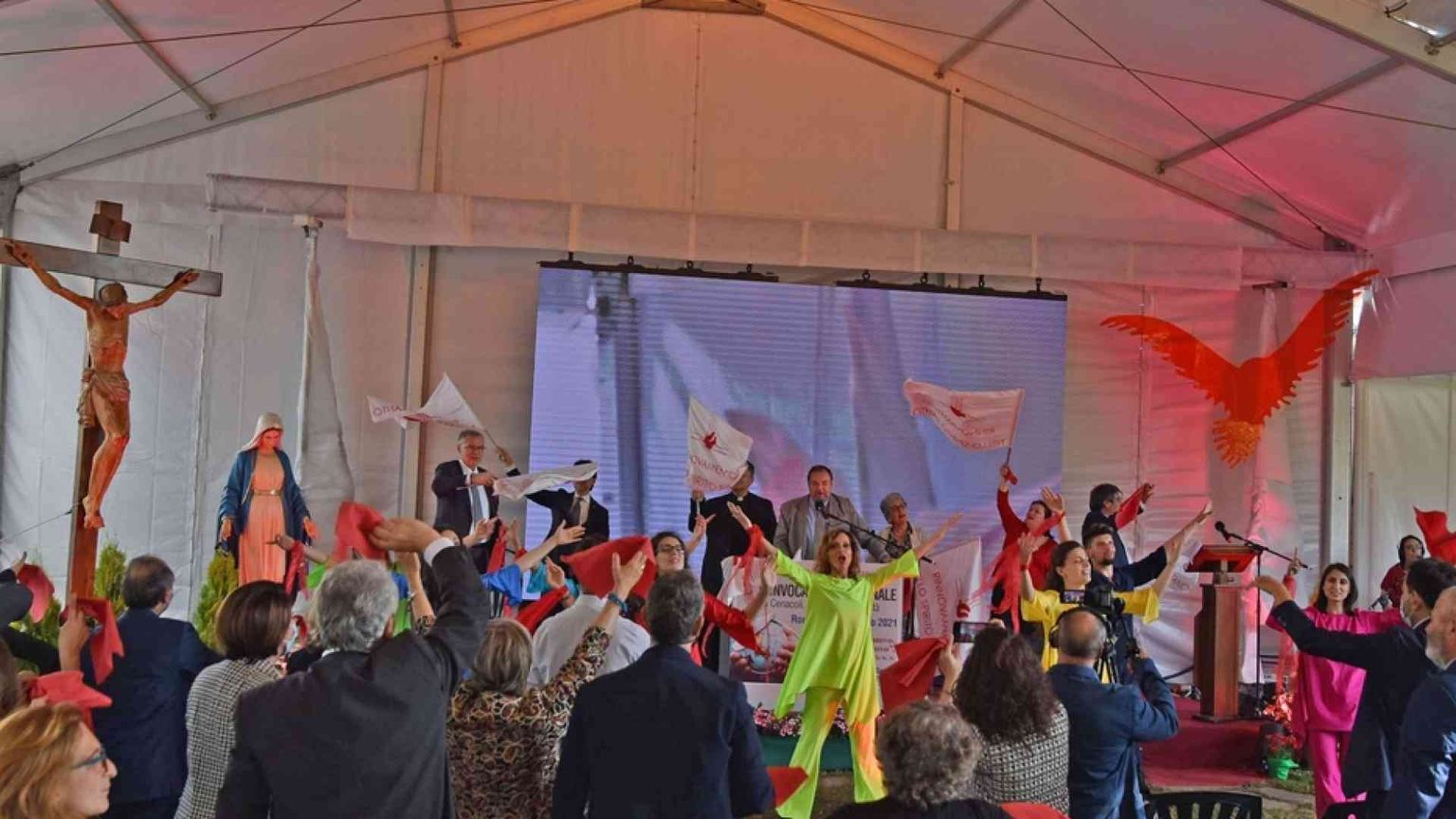 Martinez: per vincere la crisi fraternità e coesione sociale