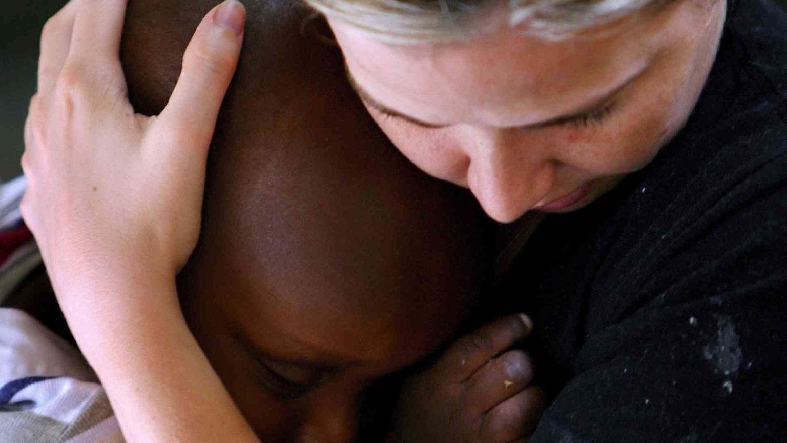 Adozioni, il pianeta da salvare. «Non lasciamo sole le famiglie»