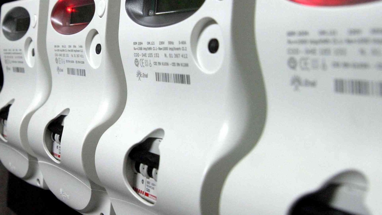 Consumi in calo per gas e luce e nel 2021 arriva la stangata