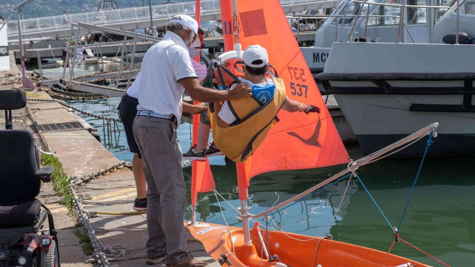 La Lega Navale insegna a vivere il mare contro ogni barriera