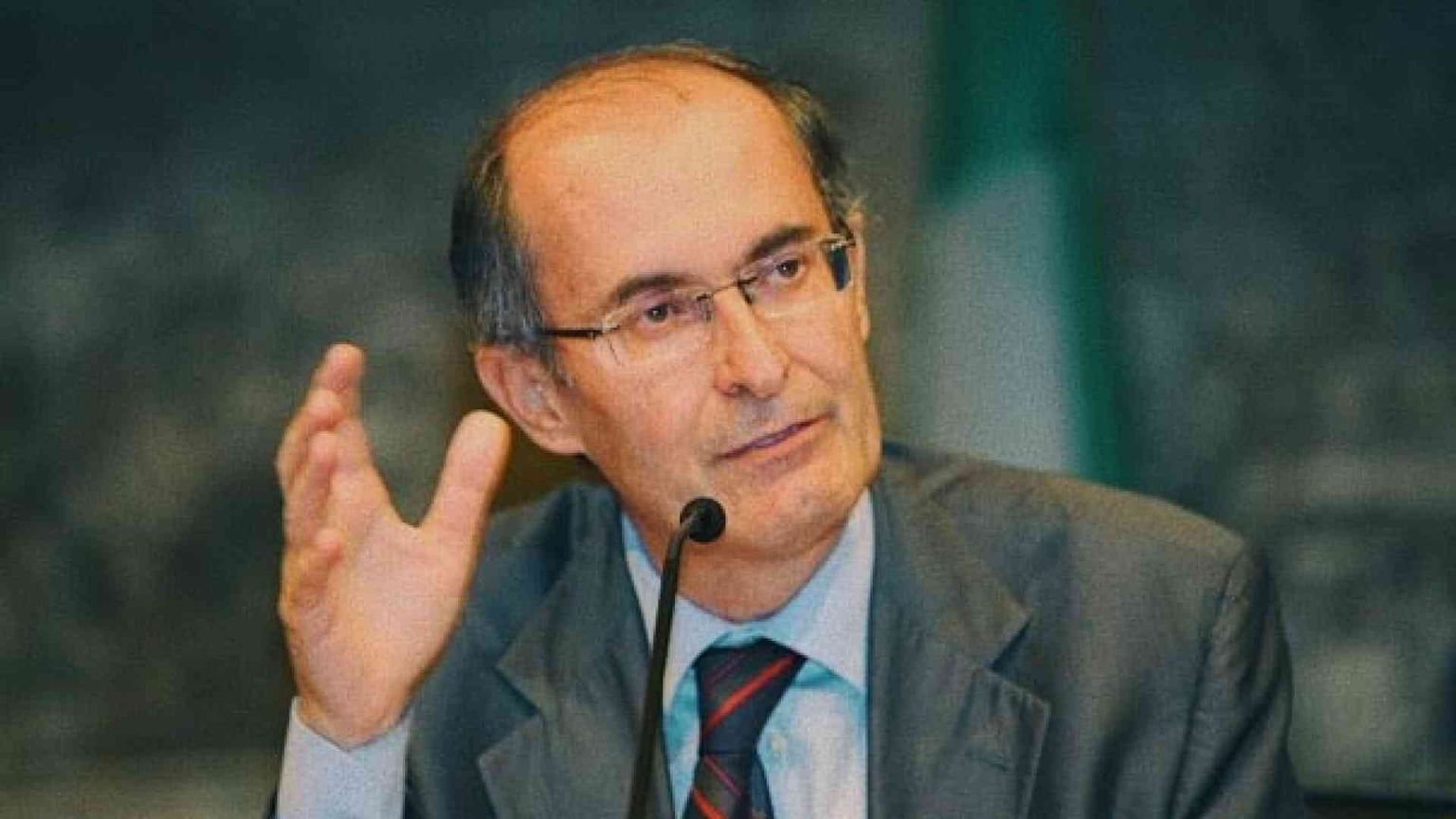 E l'ateo libertino «murò» il mattone del latino (altrui)