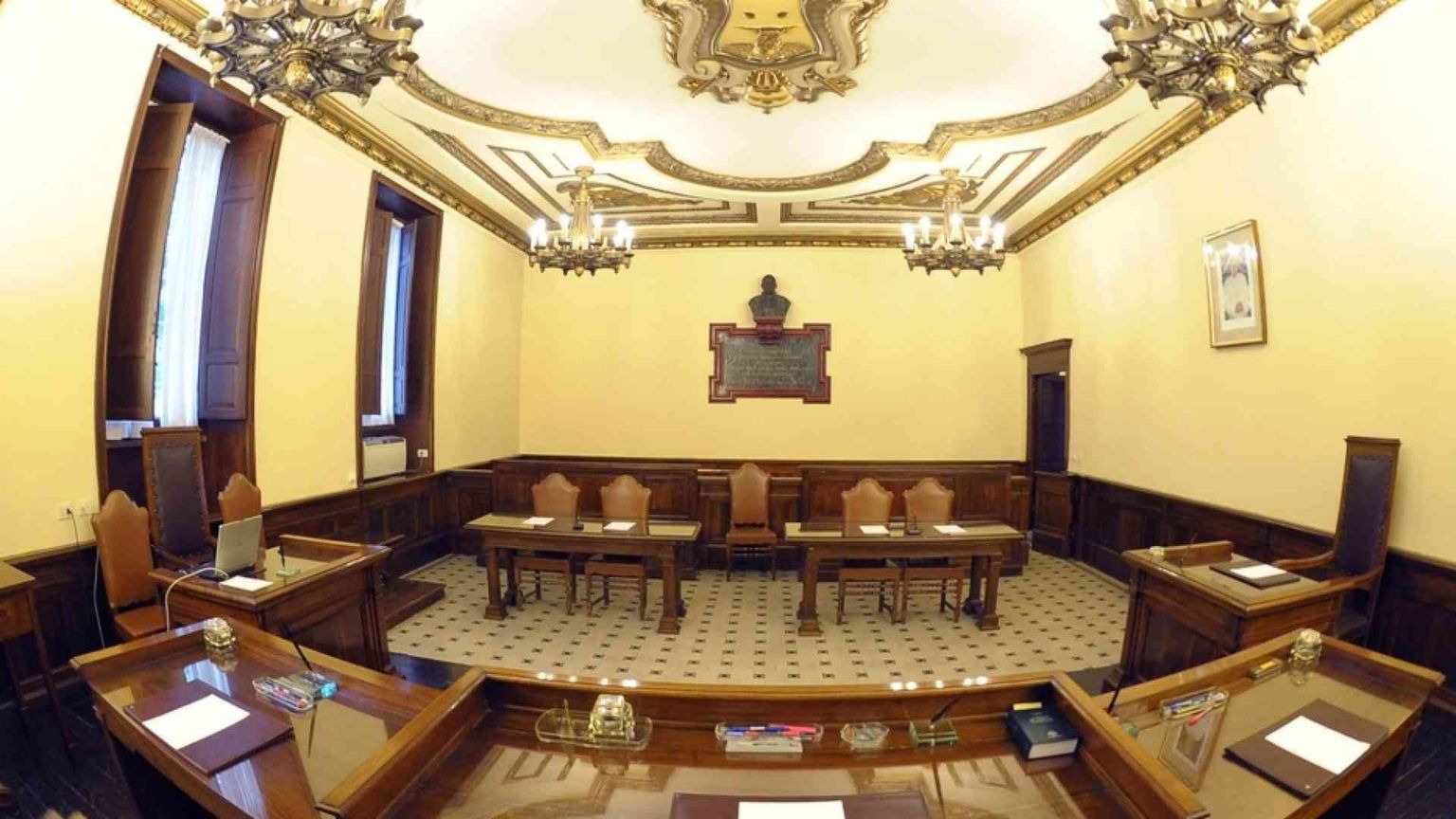 Fondi vaticani, parte il processo. Tra i 10 imputati anche Becciu