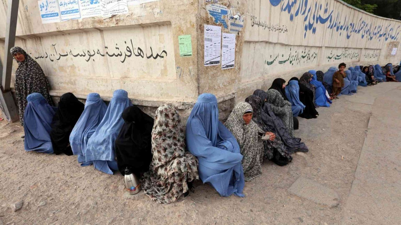 «Il ricatto dei taleban: lista di giovani da dare in spose ai combattenti»