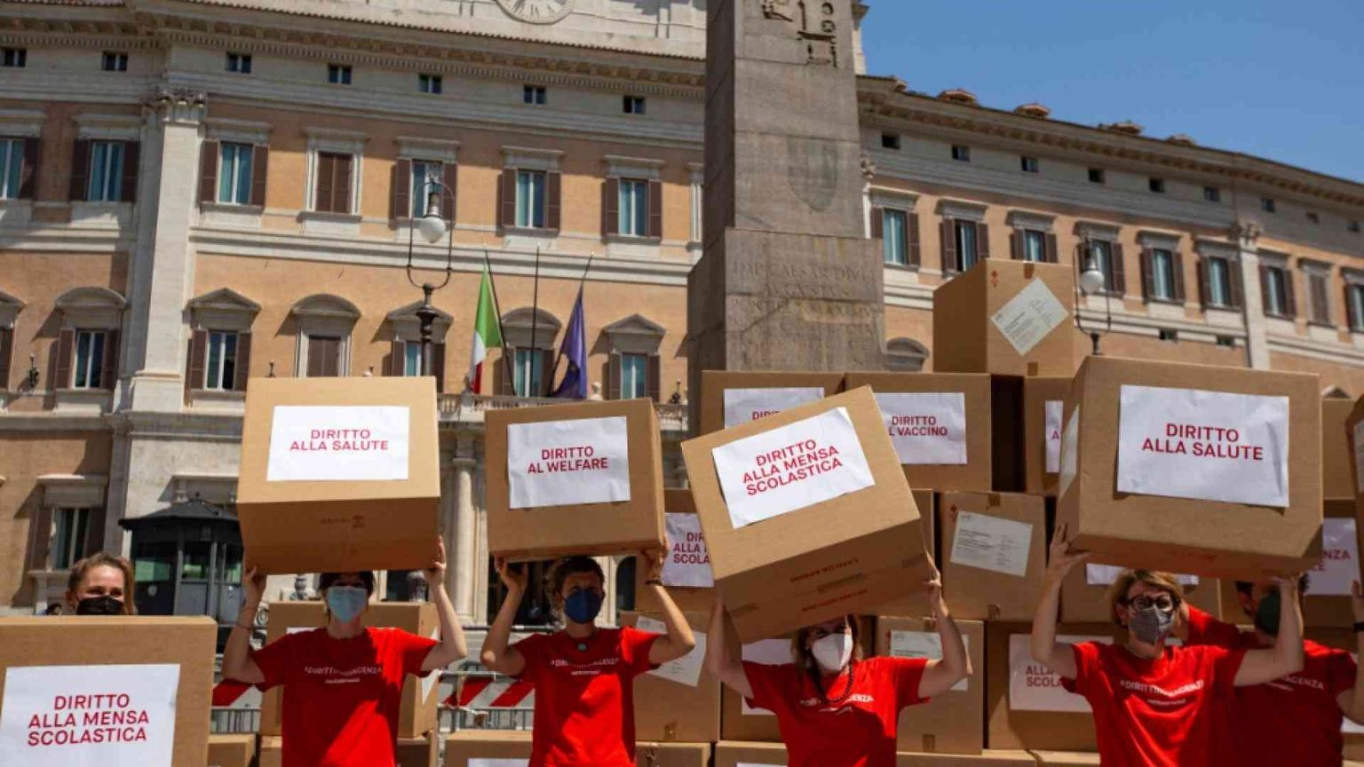 Niente residenza, niente assistenza sanitaria per 300 mila stranieri