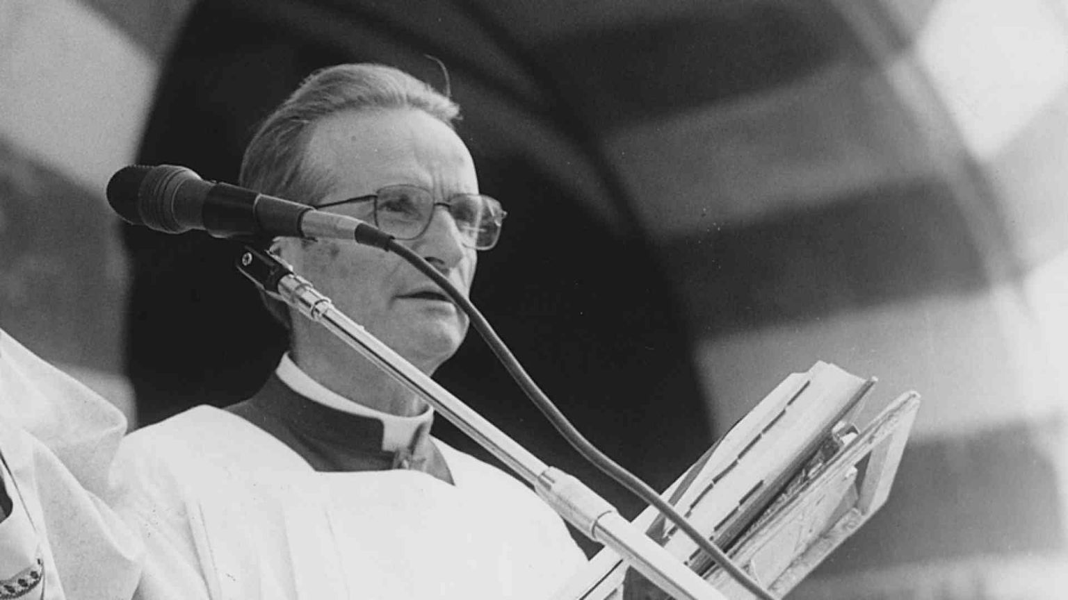 Addio a monsignor Mellera, lo storico cerimoniere dei cardinali ambrosiani