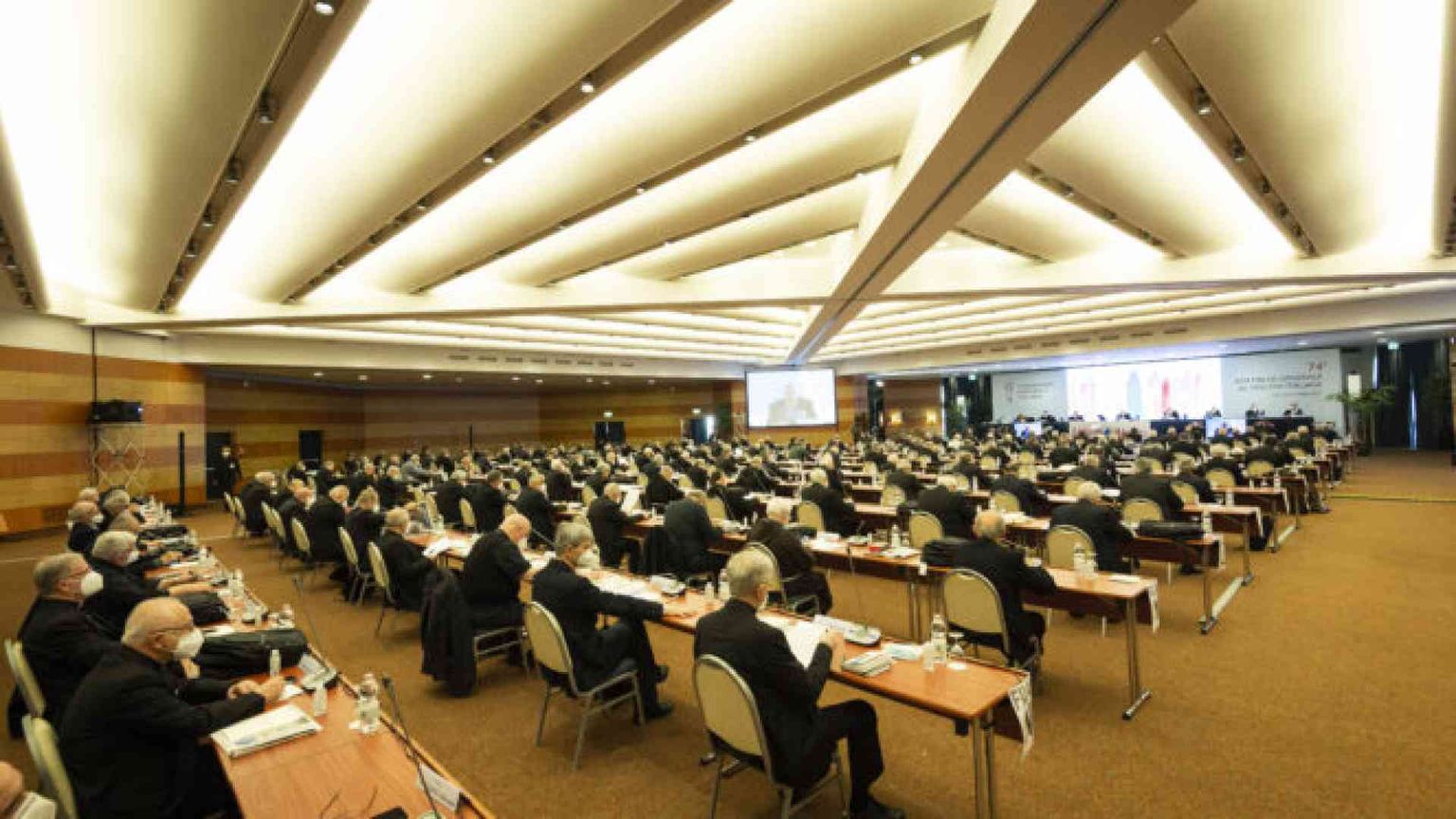 Cei: Grave inquietudine per raccolta firme referendum sull'eutanasia