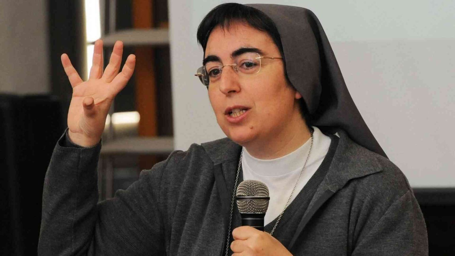 Suor Smerilli segretaria del Dicastero per lo Sviluppo umano integrale