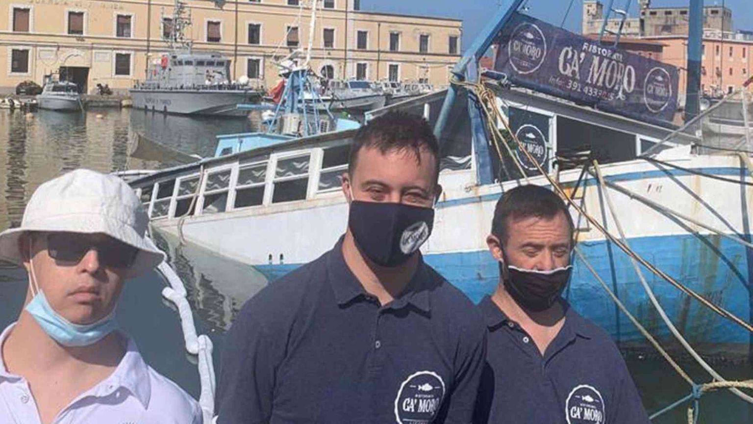 Livorno vuole salvare la nave-ristorante che dà lavoro anche a ragazzi down