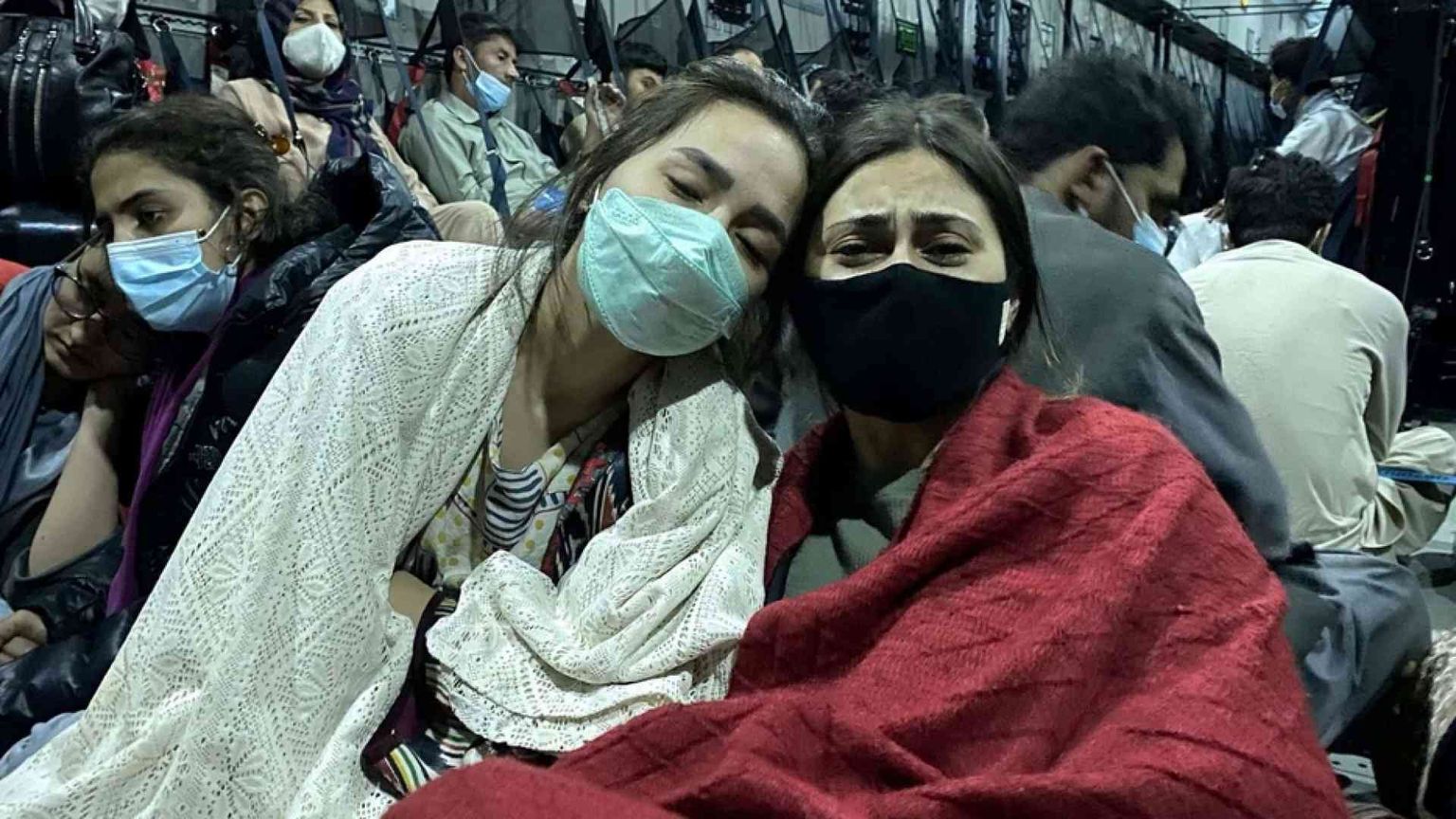 La fotografa fuggita a Parigi: «L'Afghanistan non c'è più»