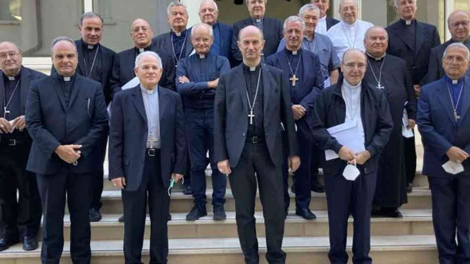 Mons. Russo: nella Chiesa non ci sono comunità di serie A e serie B