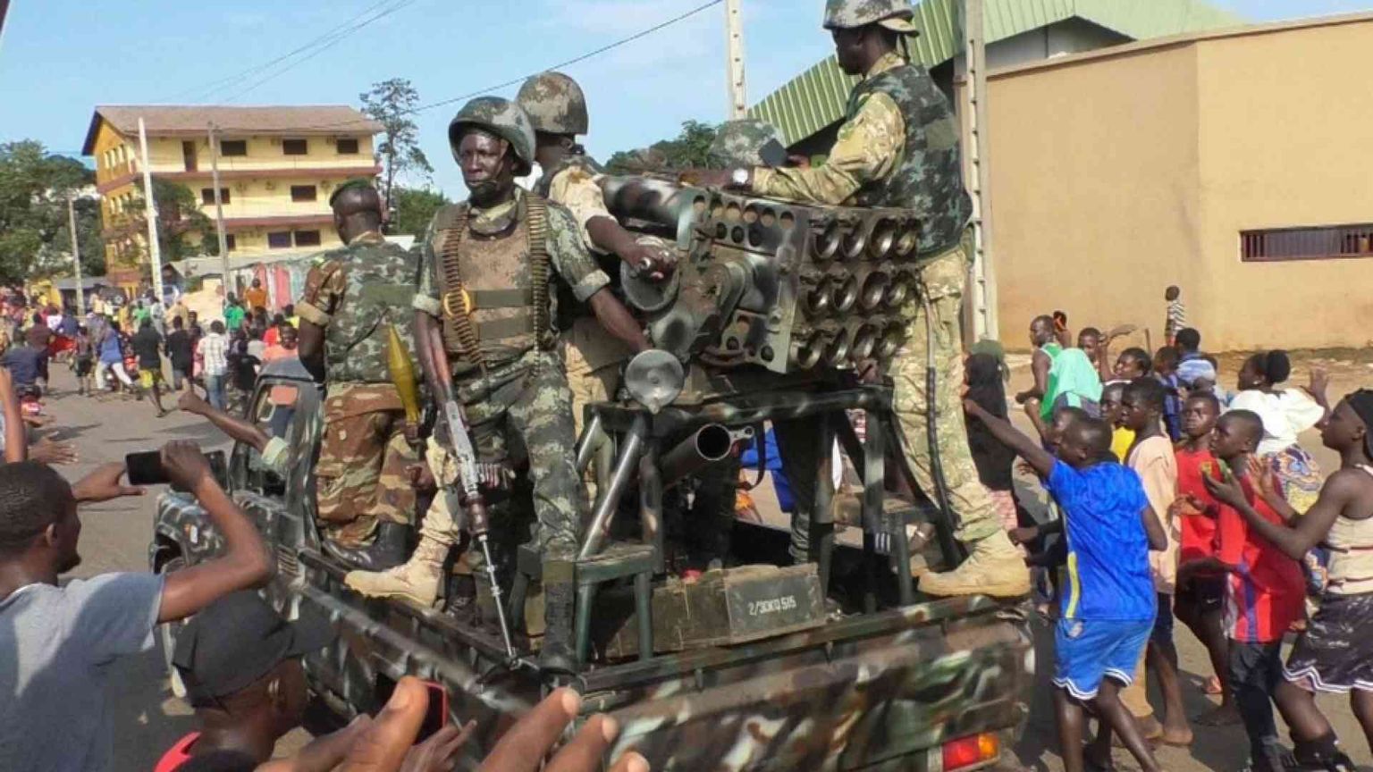 Golpe in Guinea, presidente prigioniero e coprifuoco