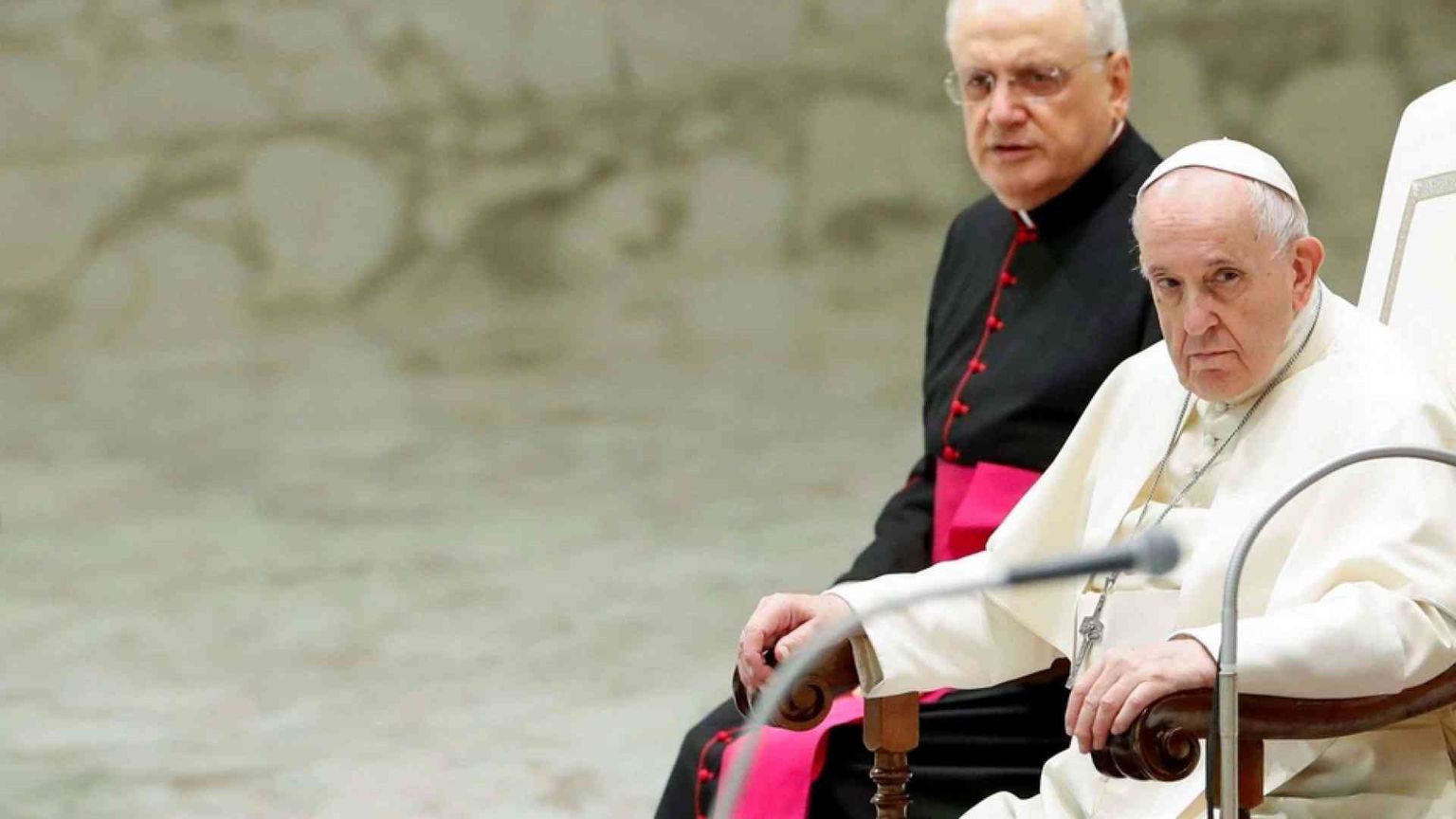 Il Papa: anche oggi c'è la schiavitù e le donne non hanno stesse opportunità