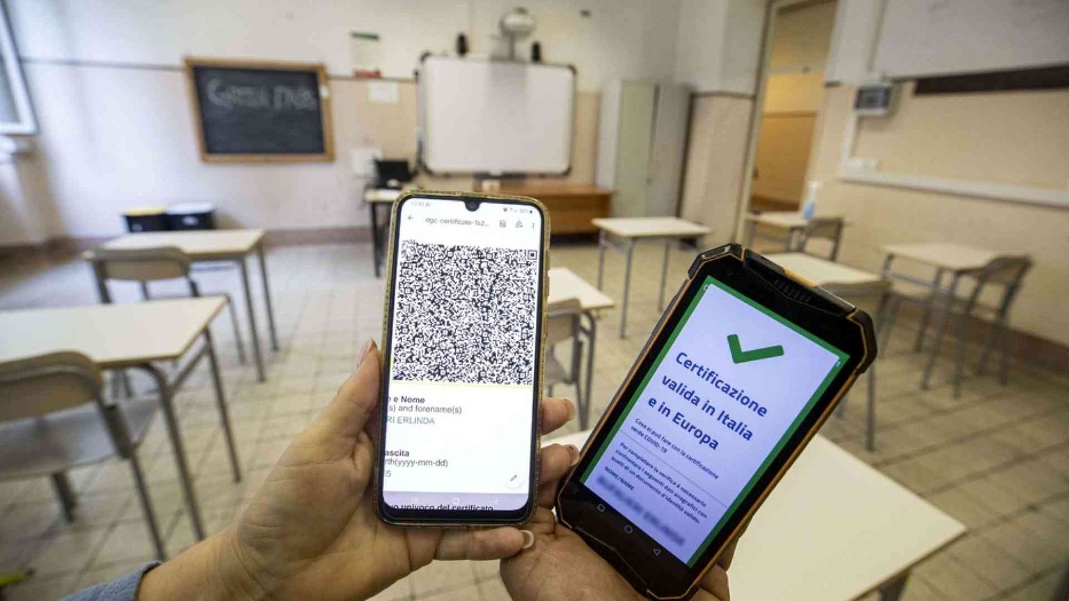 Green pass anche per i lavoratori esterni di scuola e università