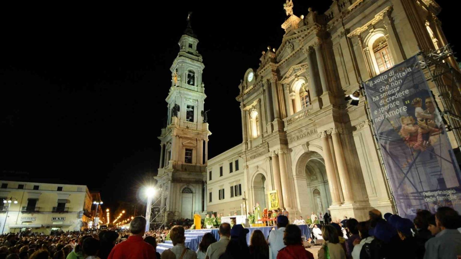 Il pellegrinaggio in venti santuari, una sola famiglia