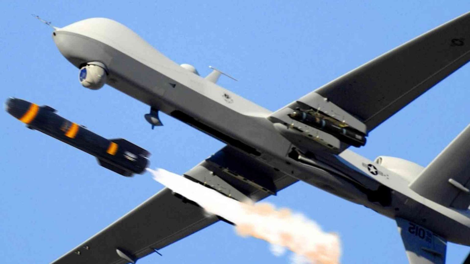 Dubbi in Parlamento sul progetto della Difesa di armare i droni italiani