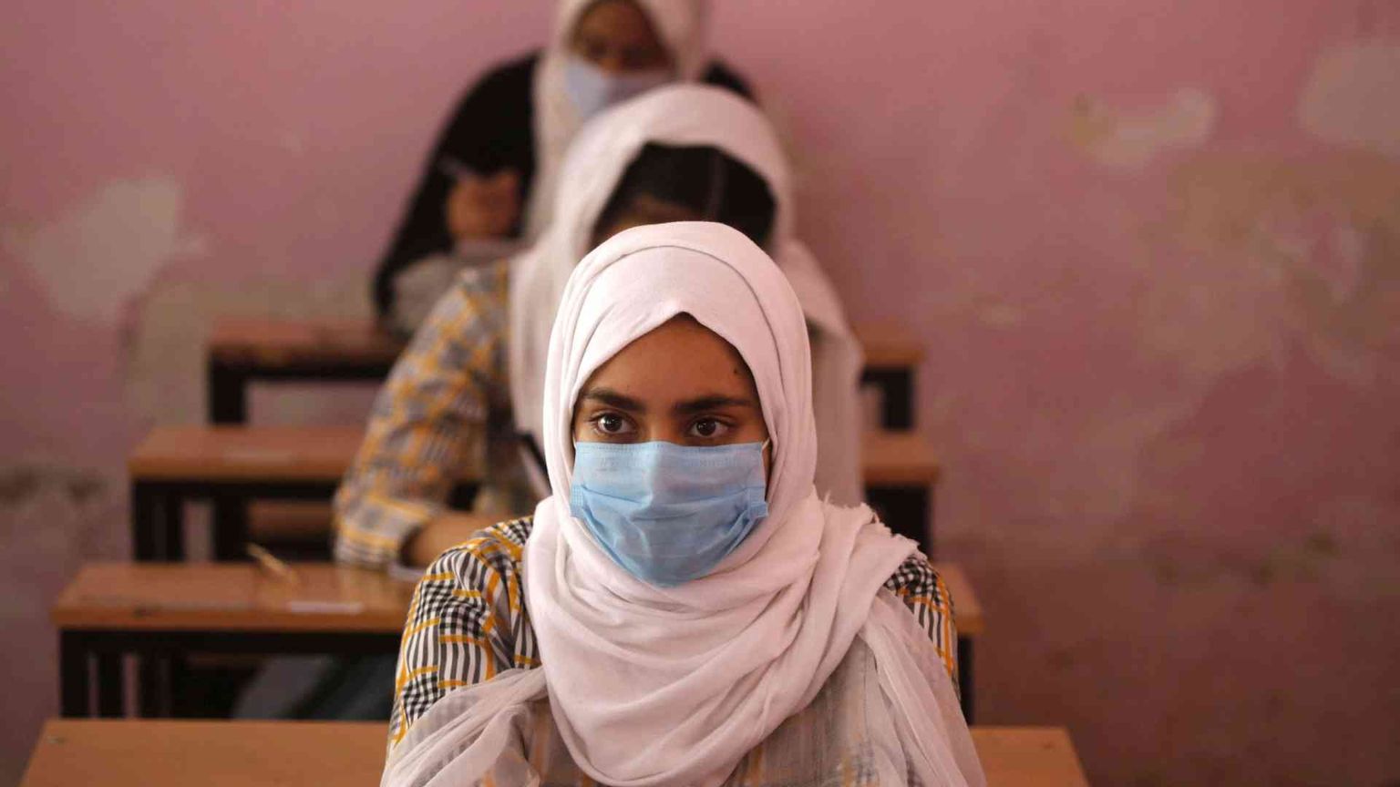 10 immagini per vedere la scuola, vicina o lontana