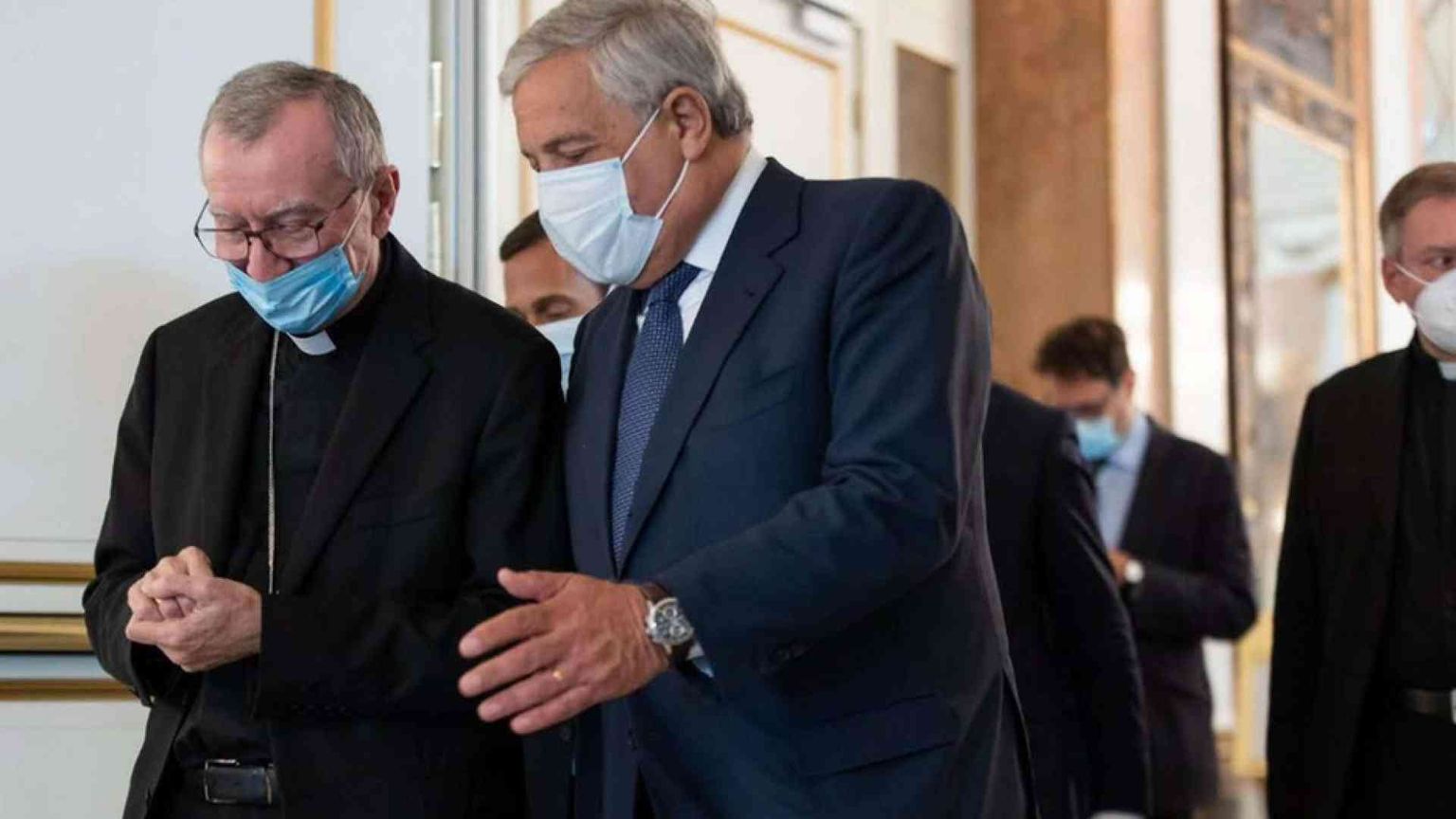 Parolin: c'è il rischio che il cristianesimo sia strumentalizzato politicamente