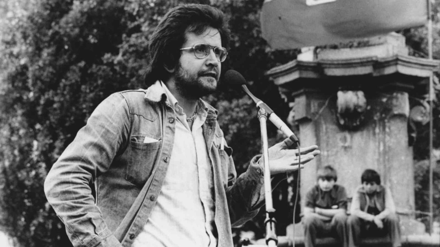 Delitto Rostagno, 33 anni di misteri. «Le armi e la droga su voli fantasma»