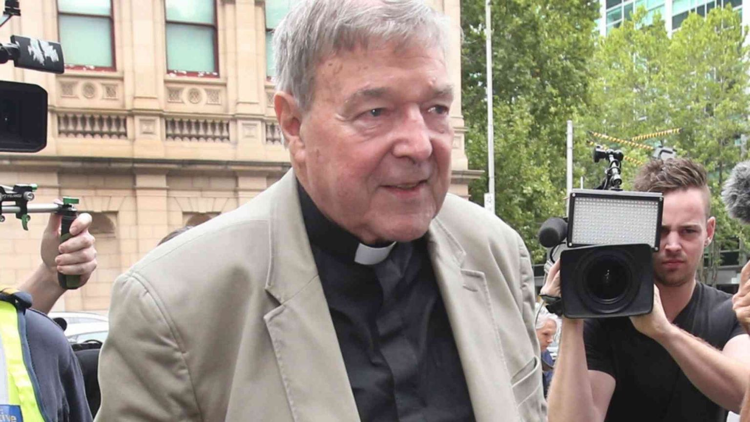 Il cardinale Pell: in cella non potevo dire Messa. L'Eucaristia da una suora