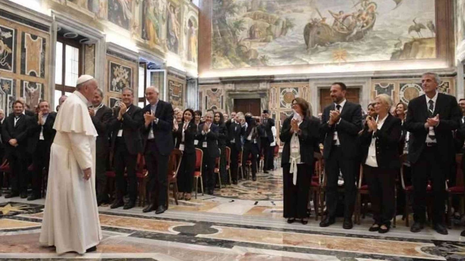 Il Papa al mondo dell'informazione: "Ascoltate!"