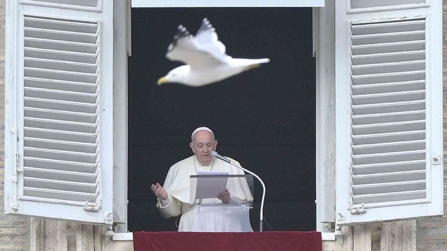 Il Papa: "riconoscersi piccoli è il punto di partenza per diventare grandi"