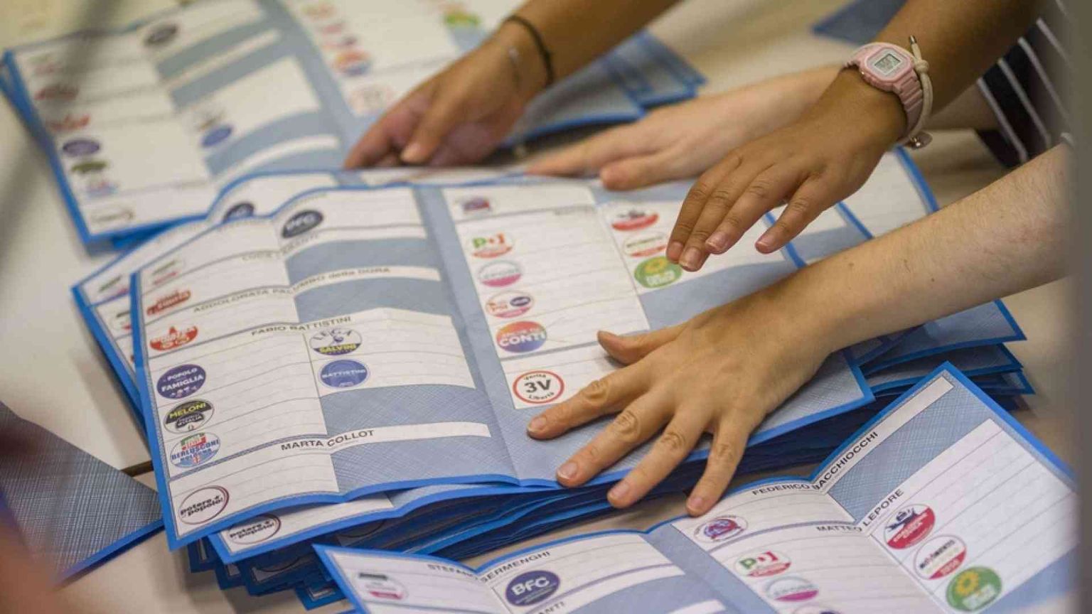 Nelle città vince l'astensione. La sconfitta dei populismi