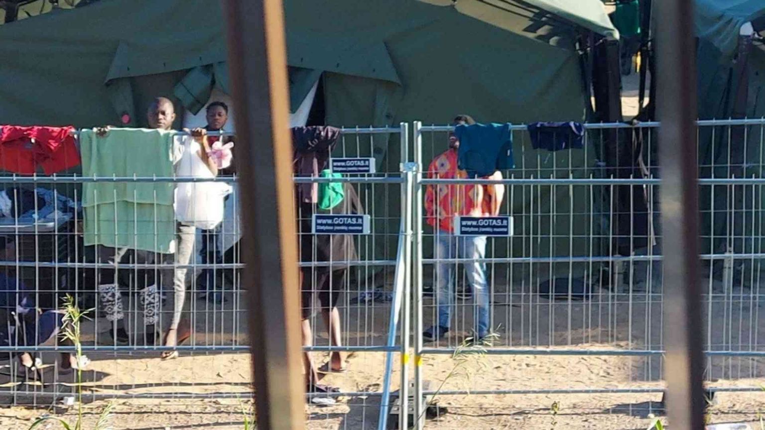 I profughi «usati» da Minsk sbattono sui muri dell'Europa