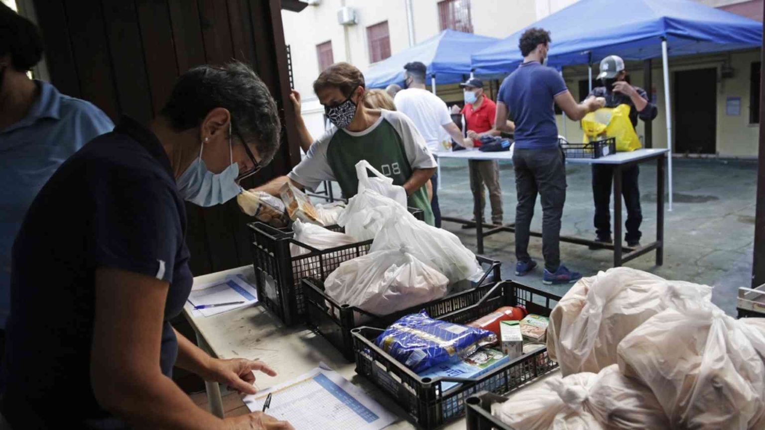 Quasi due milioni di poveri alla Caritas, allarme madri sole e minori