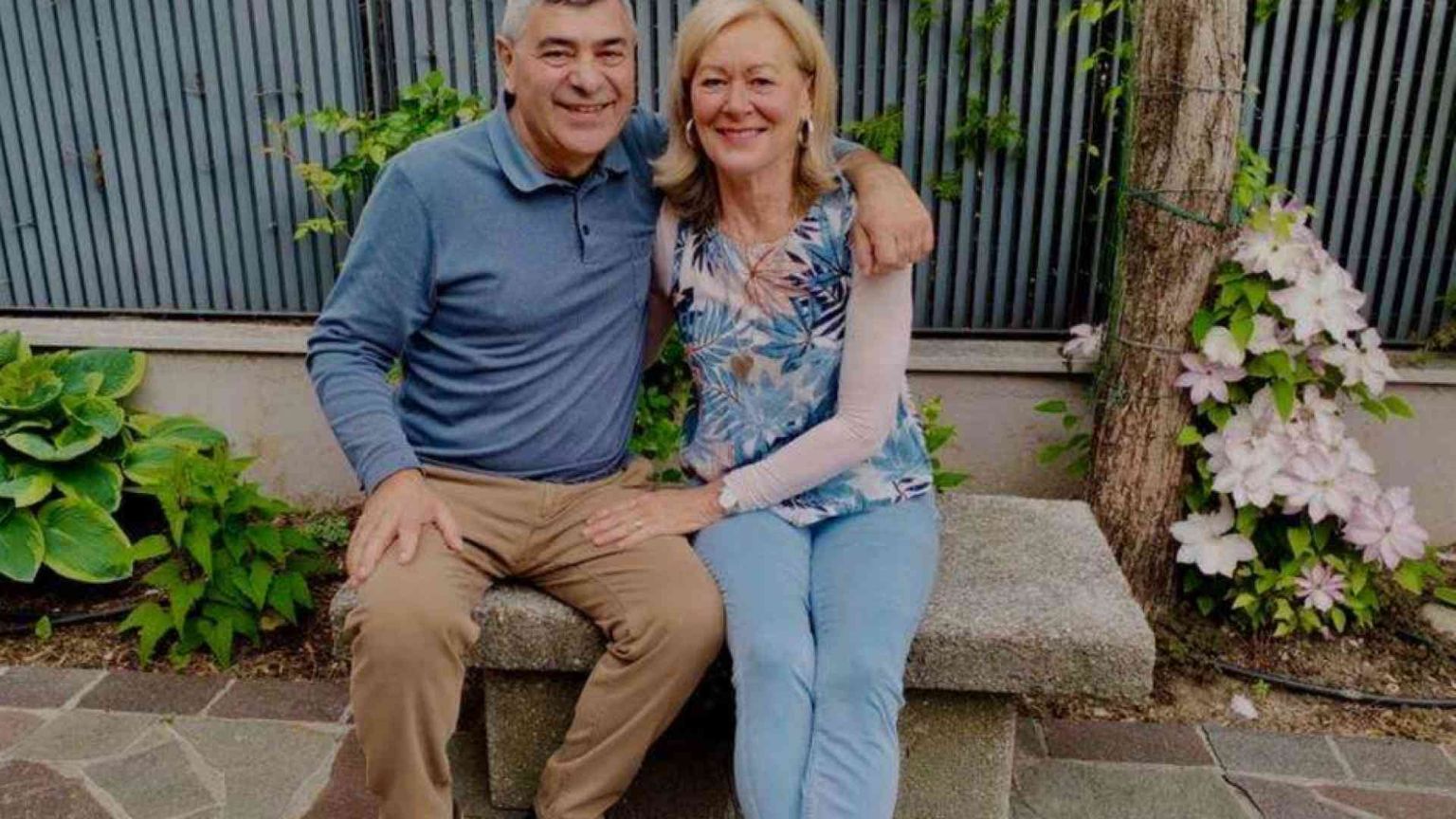 «Da Lignano all'Austria, così ci siamo comprati la panchina del nostro amore»