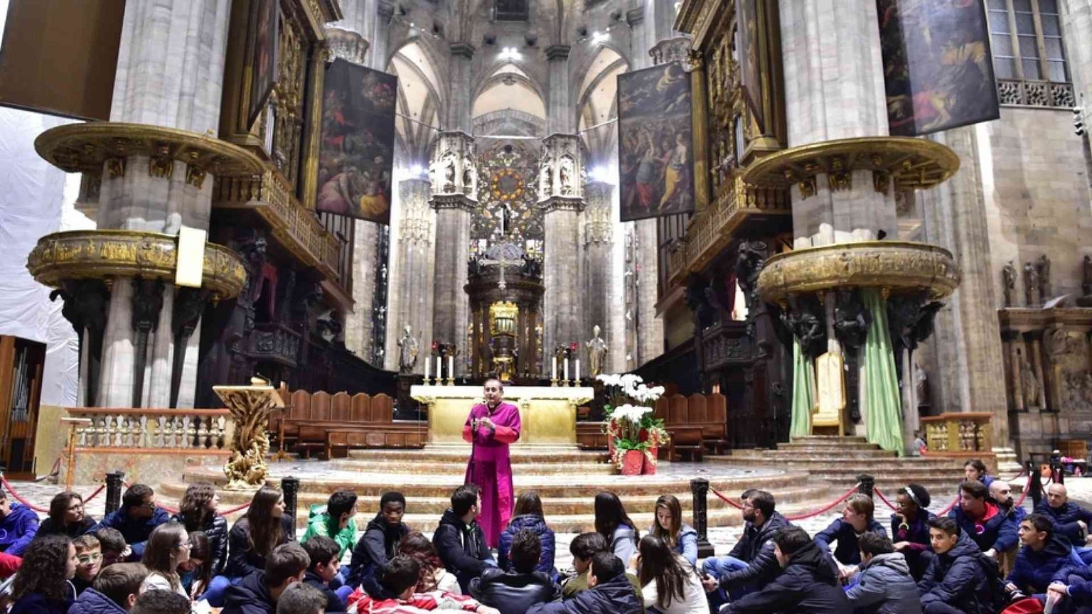 Nel Duomo di Milano 200 giovani e 14 vescovi in dialogo da tutta la Lombardia