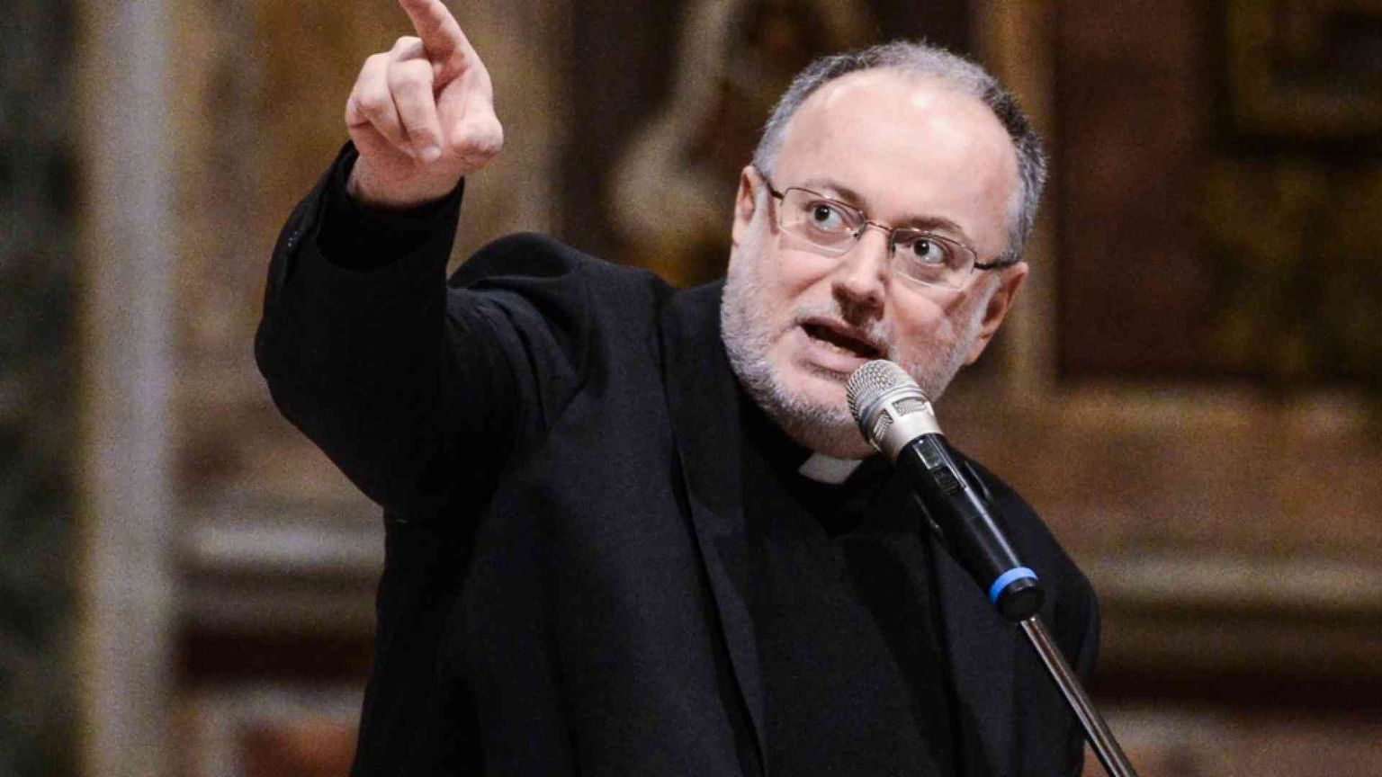 Don Fabio Rosini: «Quel Dio distorto che ci vuole infelici»